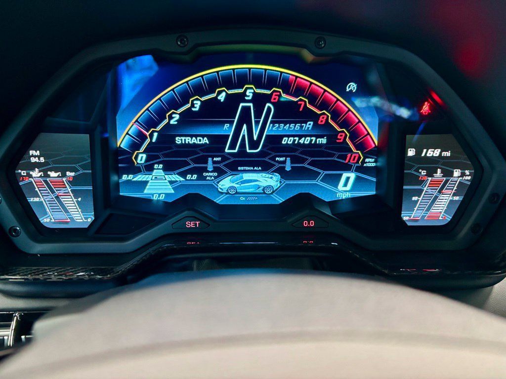 Used 2019 Lamborghini Aventador SVJ AWD/4WD image 15