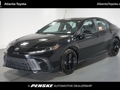 Certified 2025 Toyota Camry SE image 1