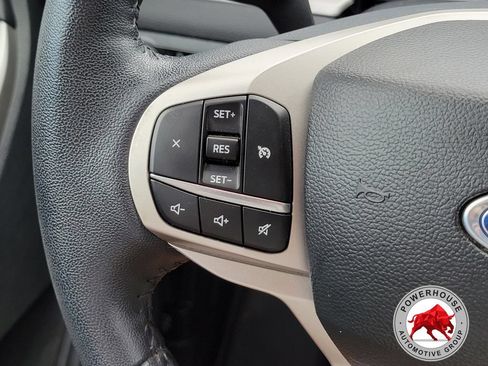 Used 2023 Ford Explorer XLT AWD/4WD image 29