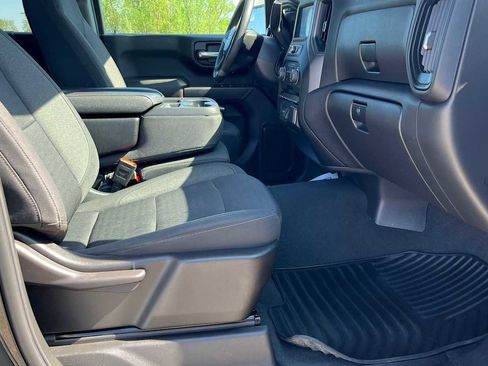 Used 2023 Chevrolet Silverado 1500 Custom AWD/4WD image 11