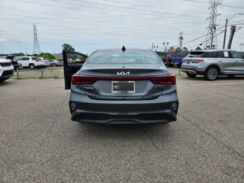 Used 2024 Kia Forte LXS FWD image 5