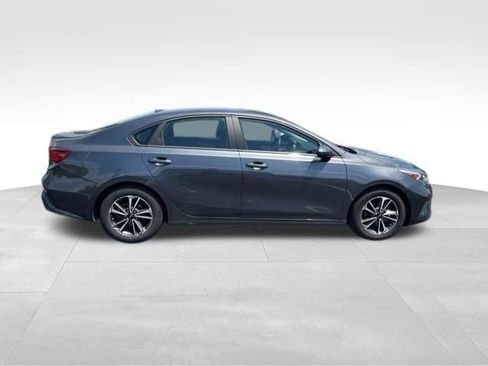 Certified 2024 Kia Forte LXS FWD image 9