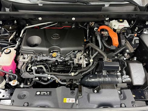 Certified 2021 Toyota RAV4 LE AWD/4WD image 29