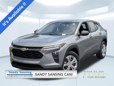 Used 2024 Chevrolet Trax LS w/ Driver Confidence Package FWD image 1