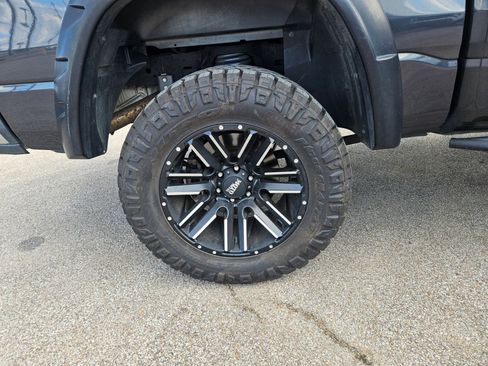 Used 2019 RAM 1500 Laramie image 30