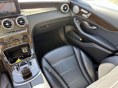 Used 2017 Mercedes-Benz GLC 300 4MATIC image 32