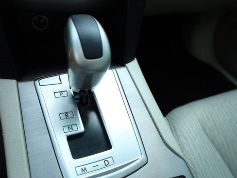 Used 2011 Subaru Legacy 2.5i Premium image 14