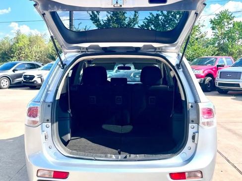 Used 2014 Mitsubishi Outlander ES FWD image 15