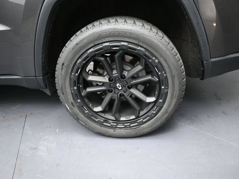 Used 2018 Jeep Grand Cherokee Limited w/ Trailer Tow Group IV AWD/4WD image 14