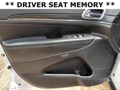 Certified 2021 Jeep Grand Cherokee Limited w/ Premium Lighting Group image 17