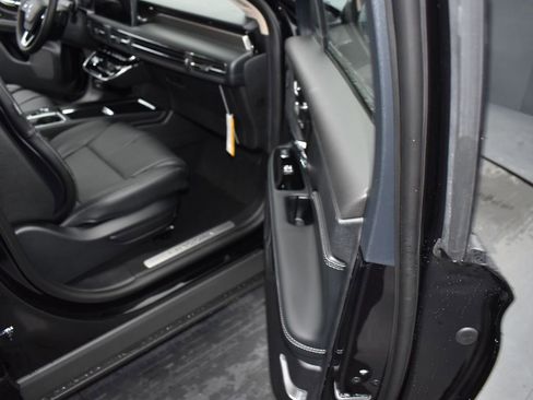 New 2025 Lincoln Corsair Reserve w/ Equipment Group 202A image 17