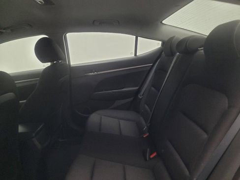 Used 2018 Hyundai Elantra SE FWD image 18