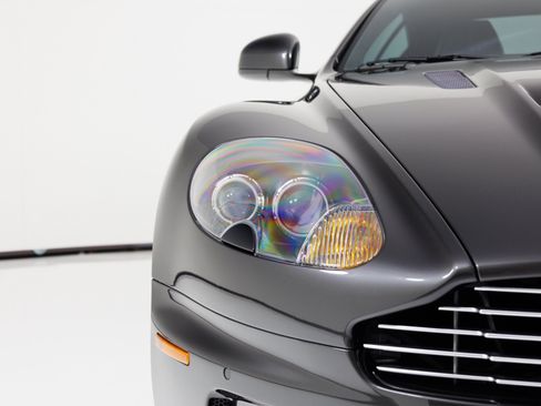Used 2011 Aston Martin DBS Coupe RWD image 39