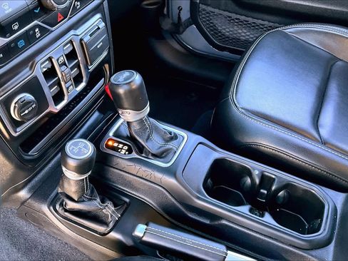 Used 2021 Jeep Wrangler Unlimited Sahara w/ Safety Group image 15