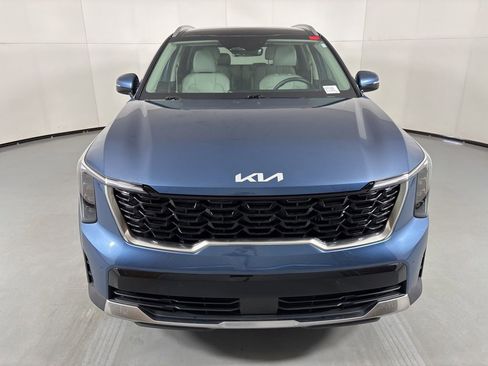 Used 2025 Kia Sorento EX w/ EX Panoramic Sunroof Package FWD image 3