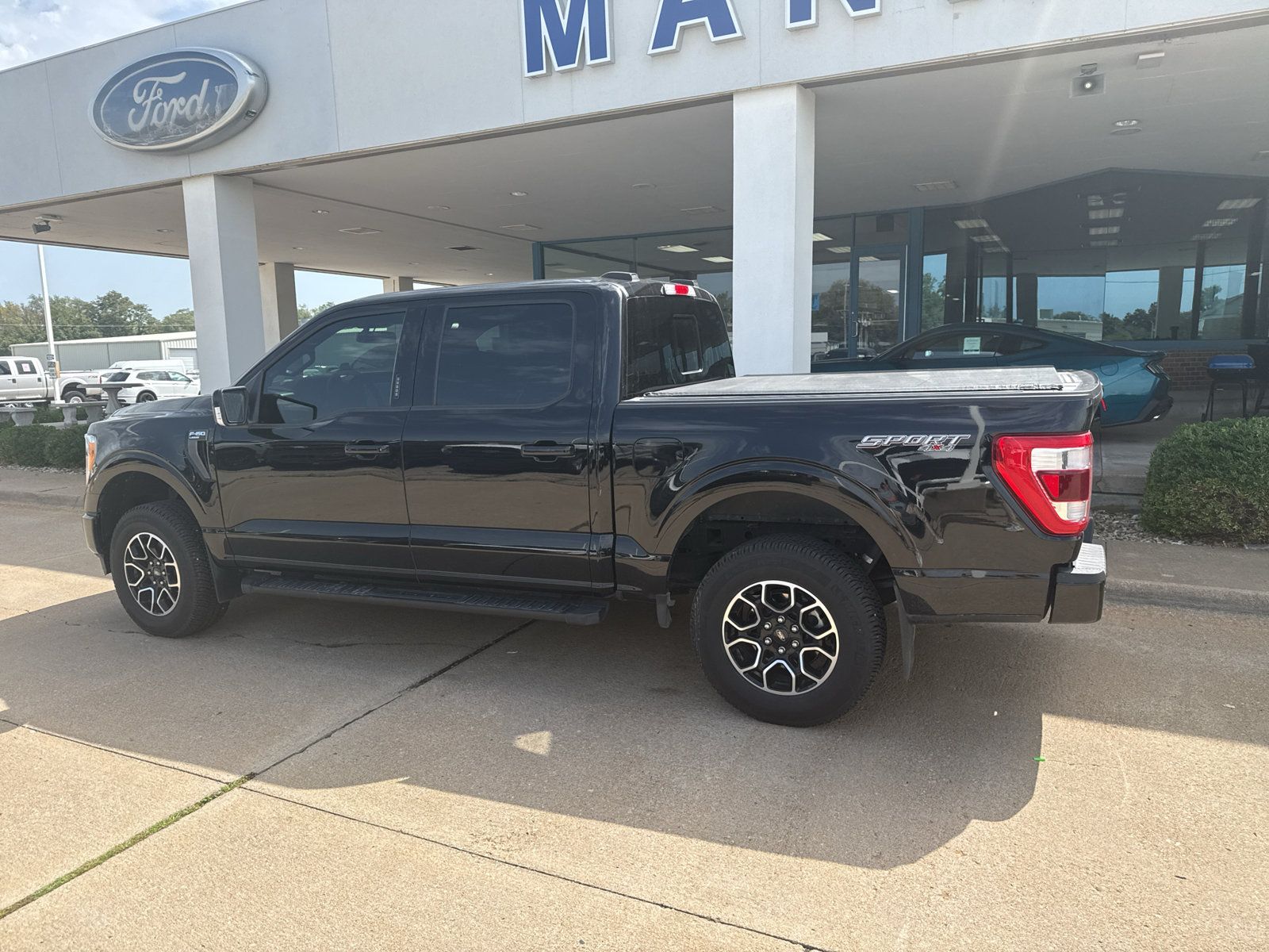 Used 2023 Ford F150 Lariat AWD/4WD image 8