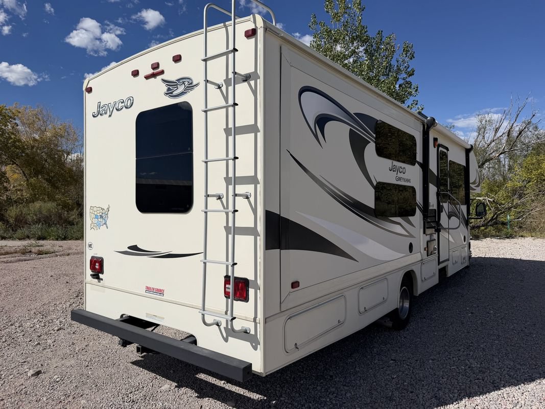 Used 2016 Ford E-450 and Econoline 450 Super Duty w/ Motorhome Prep Package RWD image 6