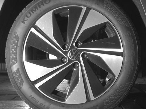 Used 2026 Volkswagen Taos SE AWD/4WD image 15