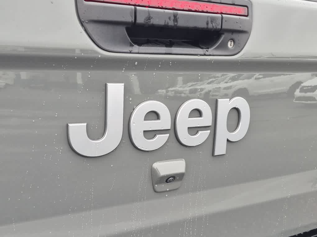Used 2021 Jeep Gladiator Overland AWD/4WD image 22