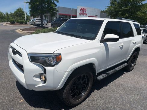 Certified 2020 Toyota 4Runner SR5 RWD image 2