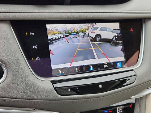 Used 2021 Cadillac XT5 Premium Luxury image 17