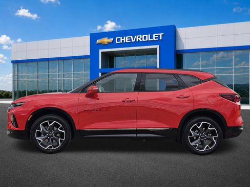 Certified 2022 Chevrolet Blazer RS w/ Enhanced Convenience Package FWD image 3