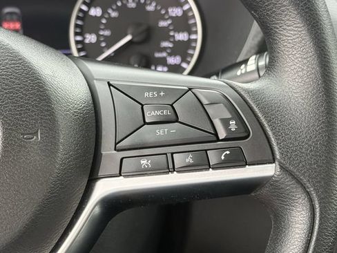 Used 2025 Nissan Sentra SV FWD image 11