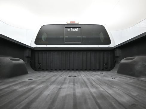 Used 2015 Ford F250 Lariat w/ Lariat Ultimate Package image 6