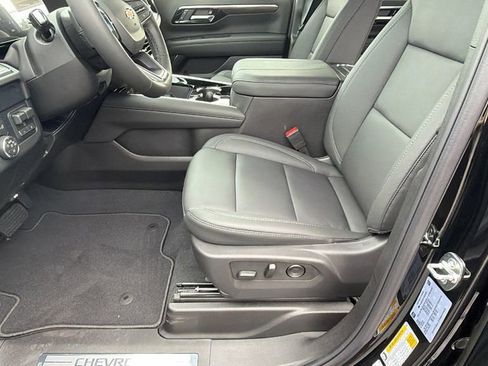 New 2026 Chevrolet Suburban LT w/ Comfort Package image 13