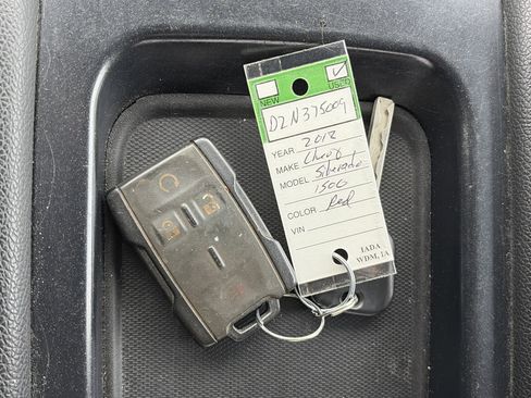 Used 2018 Chevrolet Silverado 1500 LT w/ All Star Edition image 29