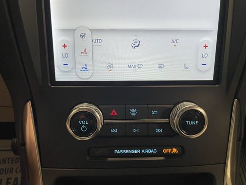 Used 2024 Ford Edge Titanium w/ Equipment Group 301A image 10