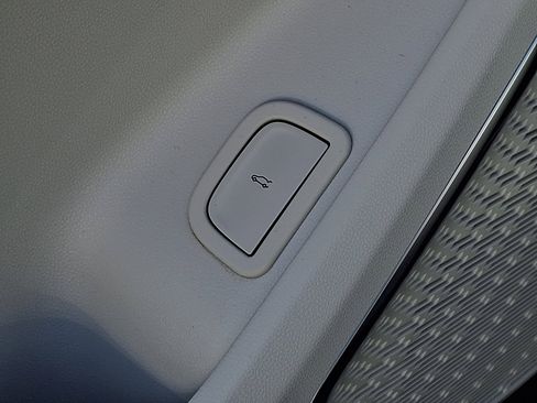 Certified 2025 Buick Enclave Avenir w/ Super Cruise Package image 26