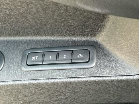 Used 2023 Chevrolet Equinox Premier FWD image 27