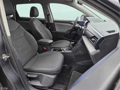 Used 2024 Volkswagen Taos SE w/ Panoramic Sunroof Package image 22