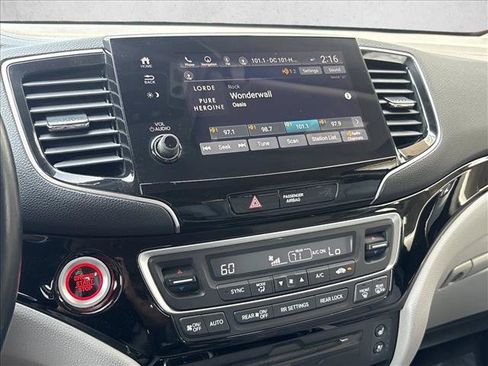 Used 2019 Honda Pilot Elite image 16