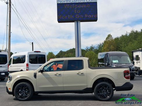 New 2025 Ford Maverick Lariat w/ Black Appearance Package image 2