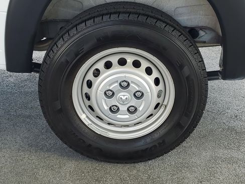 Used 2025 RAM ProMaster 2500 w/ Convenience Group FWD image 7