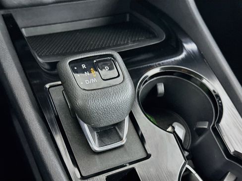 Used 2025 Nissan Rogue SV FWD image 23