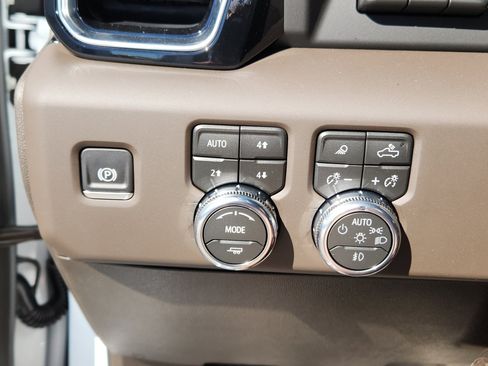 New 2026 GMC Sierra 2500 Denali w/ Max Trailering Package image 17