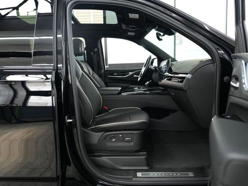Used 2023 Cadillac Escalade ESV Sport w/ LPO, ONYX Package AWD/4WD image 40