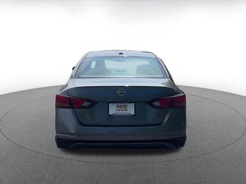 Used 2025 Nissan Altima 2.5 SV image 12