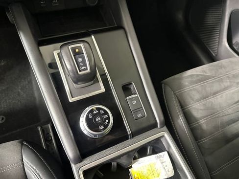 Used 2023 Mitsubishi Outlander SE image 20