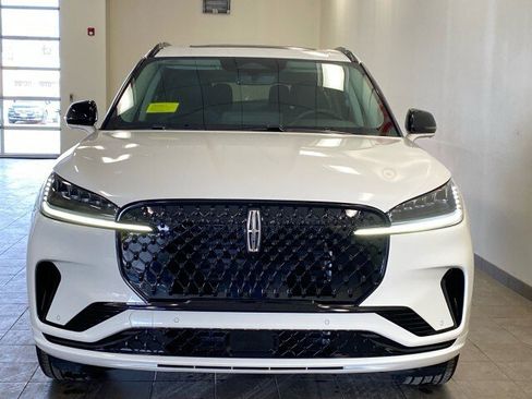 New 2026 Lincoln Aviator AWD w/ Jet Appearance Package image 3