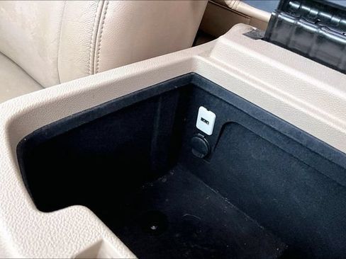 Used 2011 GMC Yukon SLT w/ SLT-2 Equipment Package AWD/4WD image 25