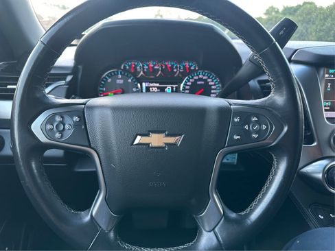 Used 2019 Chevrolet Suburban LT AWD/4WD image 18