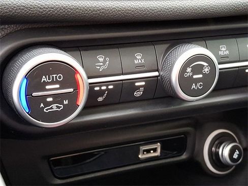 Used 2020 Alfa Romeo Giulia Base w/ Nero Edizione image 27