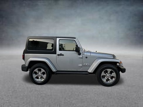 Used 2016 Jeep Wrangler Sahara w/ Connectivity Group AWD/4WD image 8