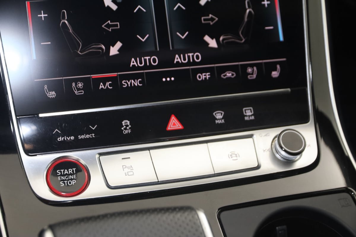 Used 2021 Audi SQ8 Prestige AWD/4WD image 28