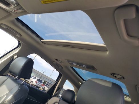 Used 2024 Kia Telluride SX image 10