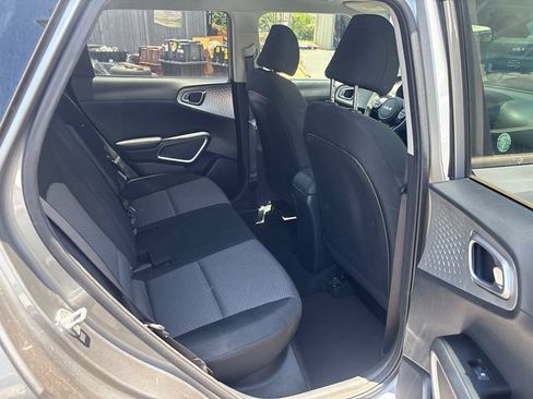 Used 2023 Kia Soul LX w/ Option Group 015 FWD image 12